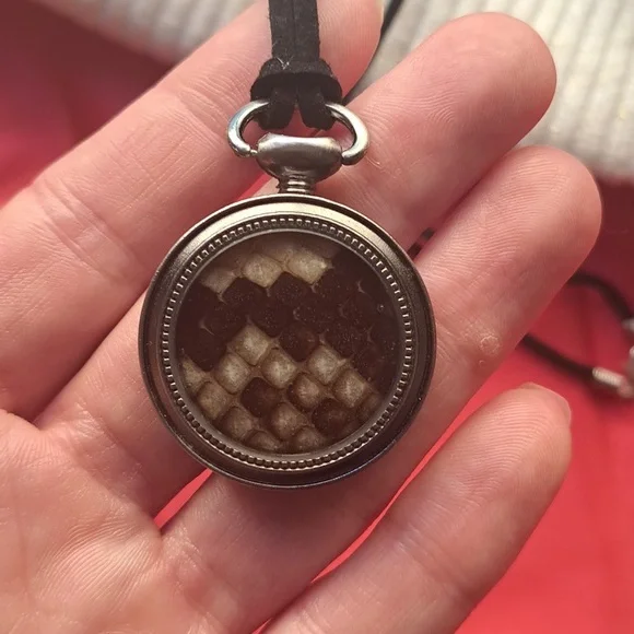 GENUINE PYTHON RESIN NECKLACE! Made by hand with ♥️♥️♥️ - Picture 8 of 10